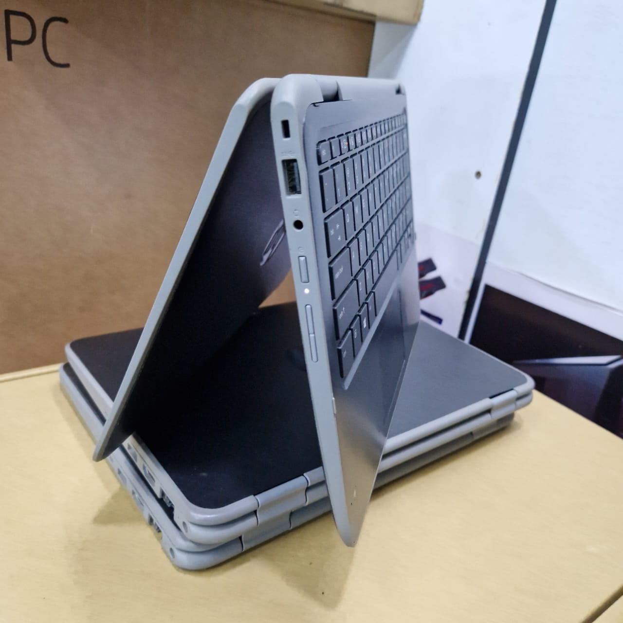Hp ProBook 11 g4 Core i5 8th gen 8gb/256gb X360 touchscreen 11.6 inches