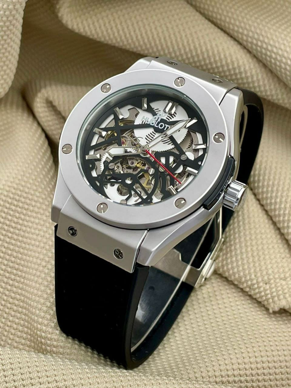 *LIMITED EDITION *HUBLOT * BIG BAND ** For HIM* 7AAA * MASTER HIGH END QUALITY* Original model* Features* Automatic-Glareproofed sapphire crystal Glass, lethar belt -Quartz Movement *ROYAL LOOK
