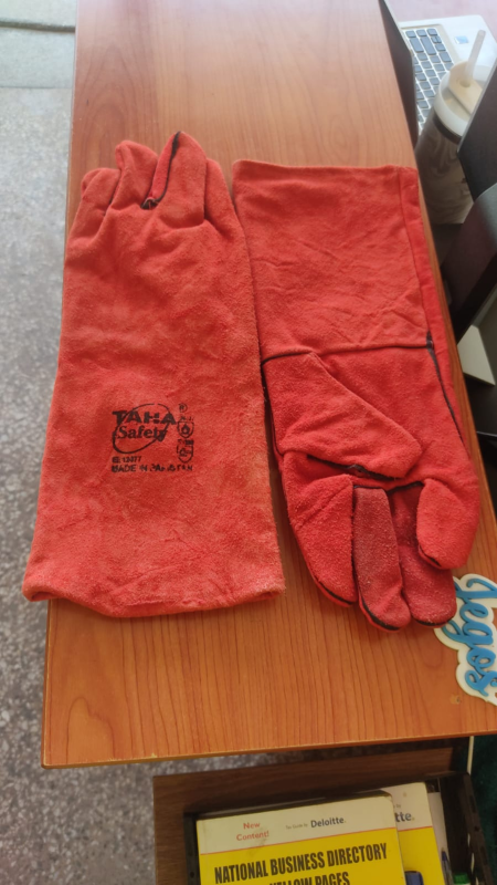 Welding gloves