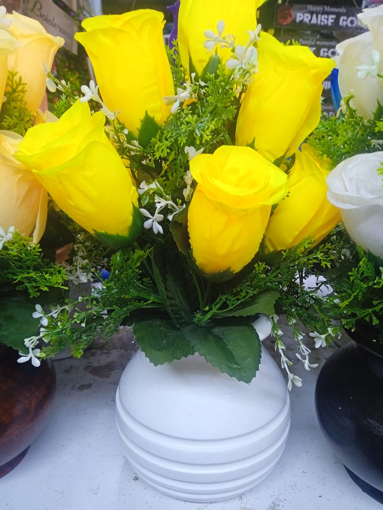 Artificial flower-Table top yellow roses with wooden vase