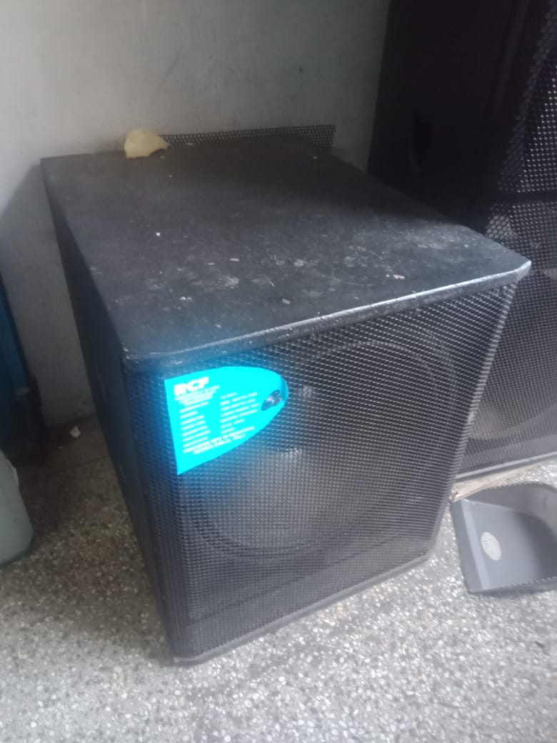 Rcf speaker 18 inch base speaker