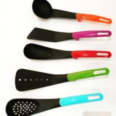 5pcs Quality multi~coloured  nonstick serving spoon