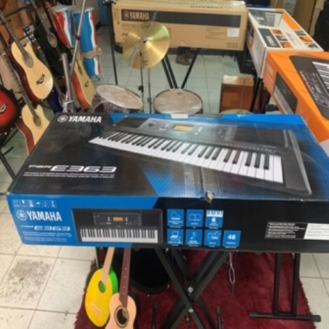 Yamaha E363 Keyboard